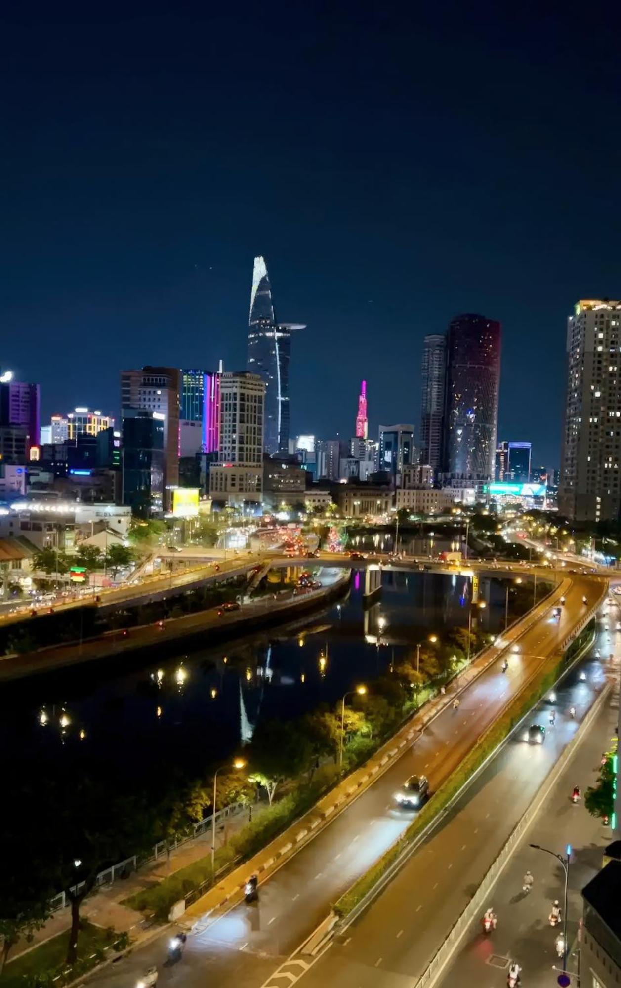 Brilliant View Millennium - Sky Pool & Gym & Netflix * Ho Chi Minh City