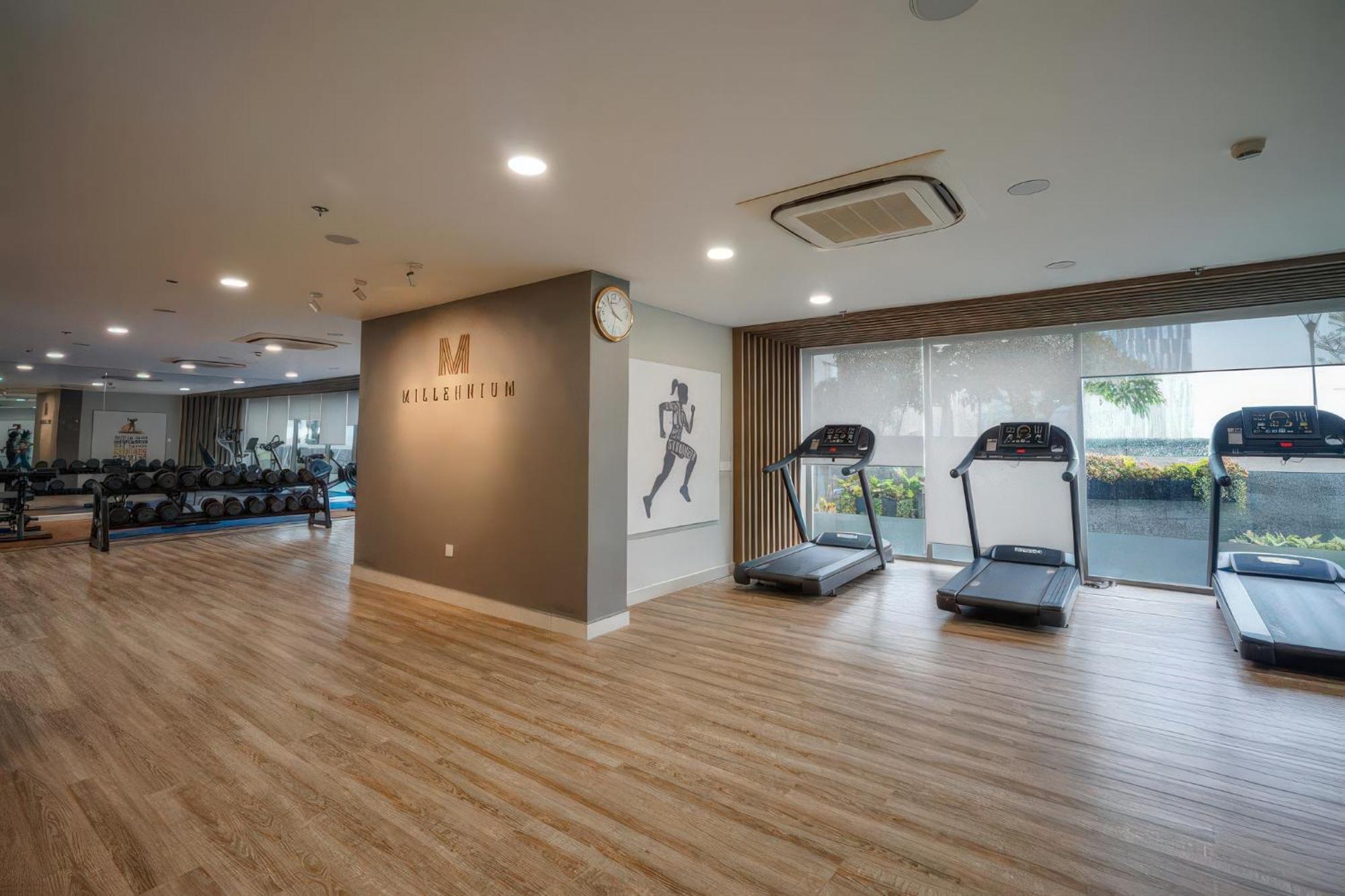 Brilliant View Millennium - Sky Pool & Gym & Netflix Apartment